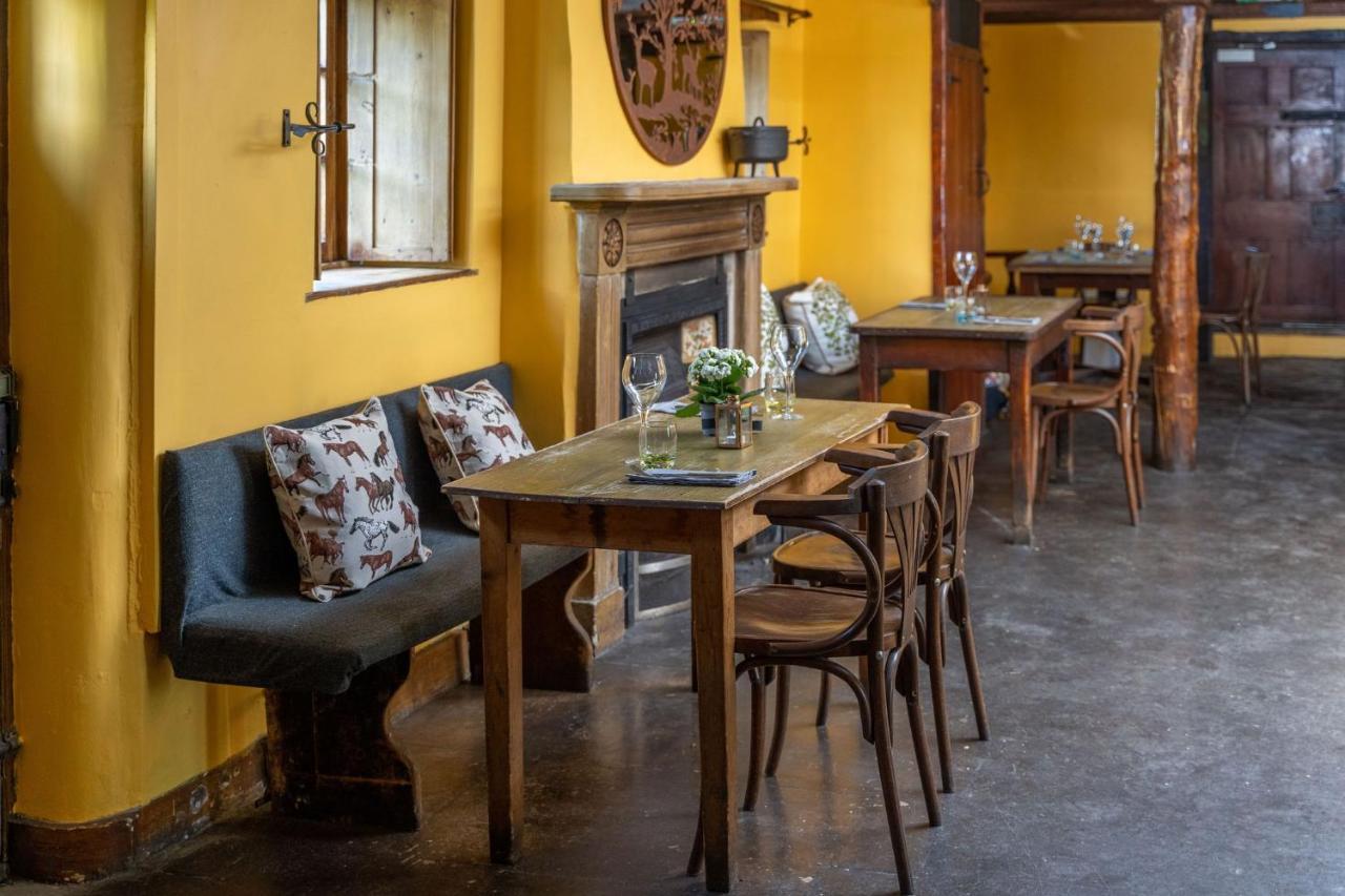 Rising Sun Pub, Restaurant And Rooms Lacock Exterior foto